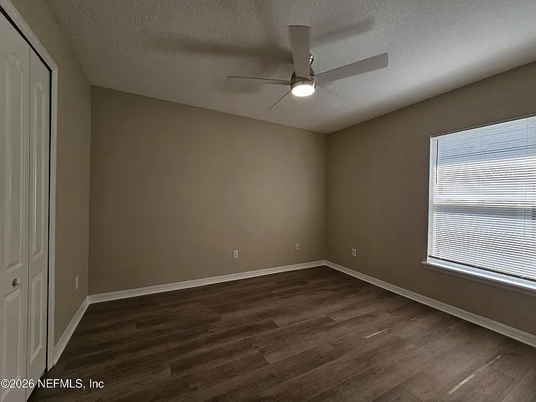 1616 Austin Ln — Photo 7