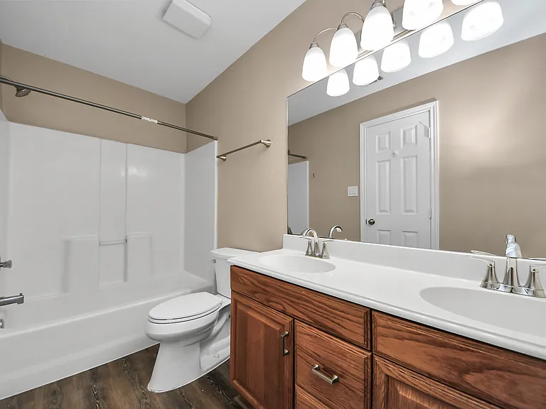 1163 Lovett St — Photo 41
