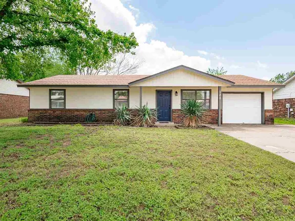 120 E Lewis St, Perkins, OK 74059