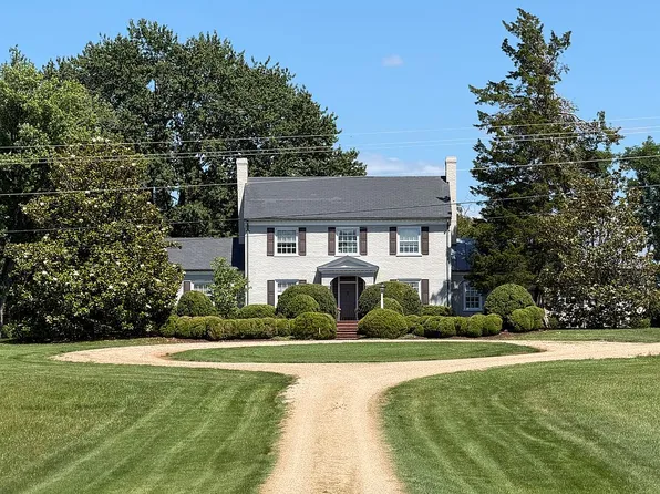 8660 Red House Rd, Appomattox, VA 24522