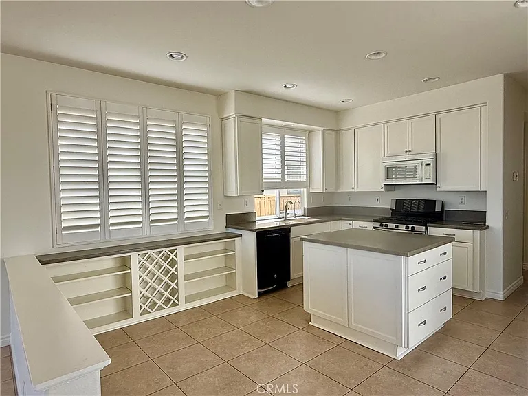 309 Lydia Ln — Photo 5