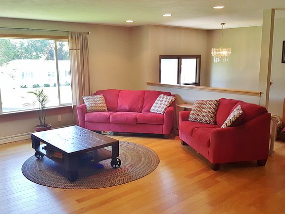 New flooring througout