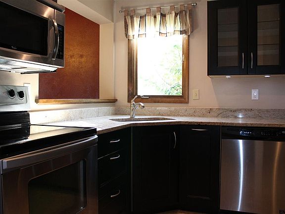 5th image of 61 Stoney Creek Dr