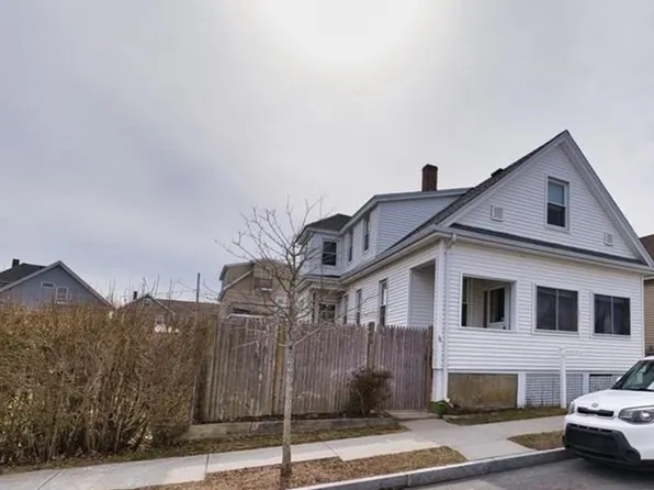 18 Bliss St, Dartmouth, MA 02748