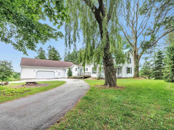 N8938 Wolf River Dr, Algoma, WI 54201