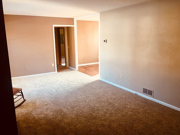 5th image of 102 Dressel Dr