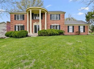 557 Briarwyck Dr, Ballwin, MO 63011