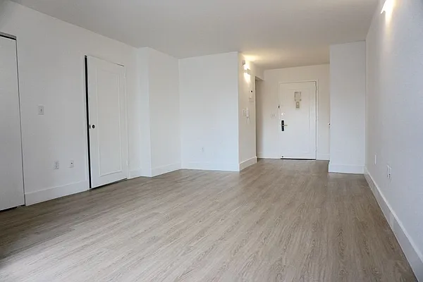 Rented by Greystar | media 1