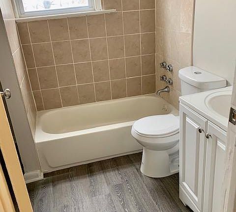 2nd image of 35 Schuyler Ave #3