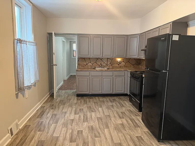 3311 N Fairhill St — Photo 9