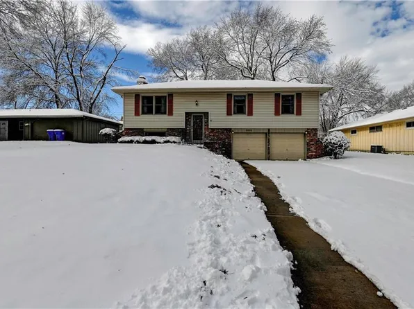 5234 Barton Dr, Shawnee, KS 66203