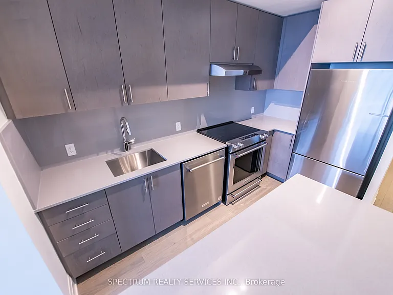 9000 Jane St #Penthouse 119 — Photo 20