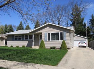 4916 79th Pl, Kenosha, WI 53142
