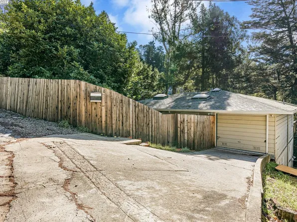 8040 Shepherd Canyon Rd, Oakland, CA 94611