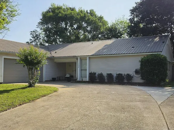 1624 Heidenheim St, Pascagoula, MS 39581