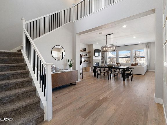 2nd image of 911 Solarium Dr