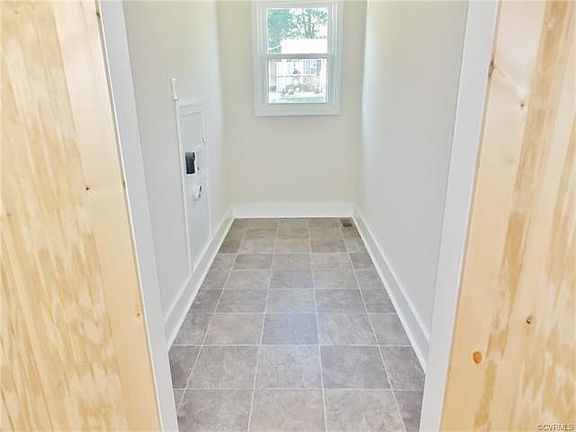 4th image of 3309 Sussex Dr