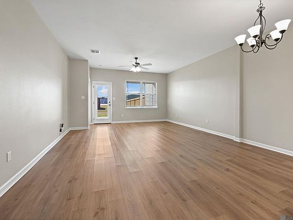 5th image of 17455 Berkshire Dr