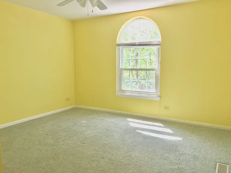 241 Shadybrook Ln — Photo 12