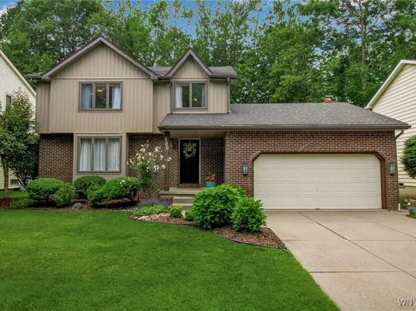 160 Greengage Cir, East Amherst, NY 14051