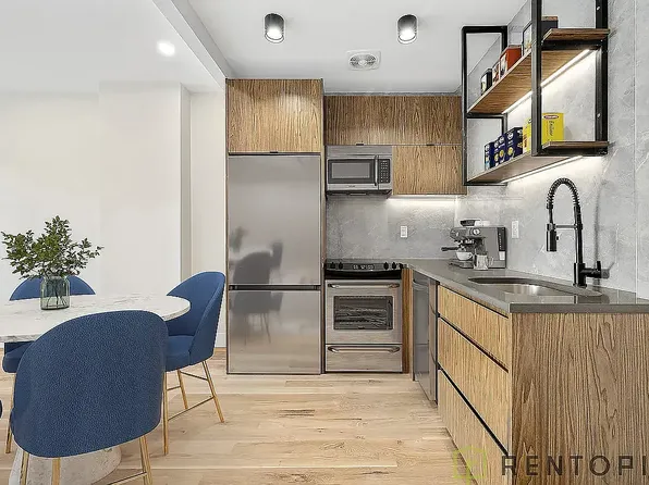 272 S 1st St, Brooklyn, NY