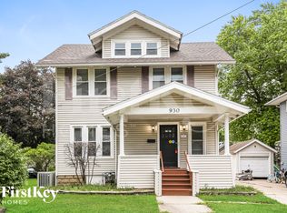 930 5th St, Aurora, IL 60505
