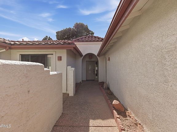 3rd image of 375 INDIAN CLIFFS Road