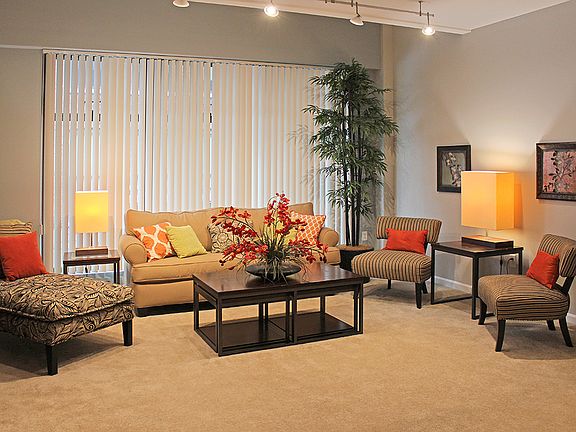 3rd image of 668 Euclid Ave #623