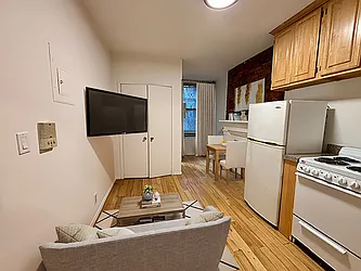 Rented by KNOCKKNOCK LLC
