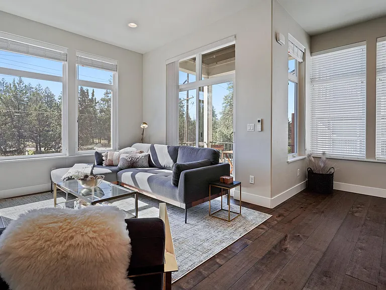 61570 SW Blakely Rd — Photo 11