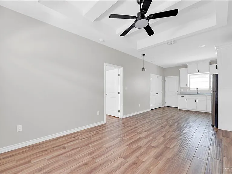 2605 E Israel Ave #3 — Photo 3