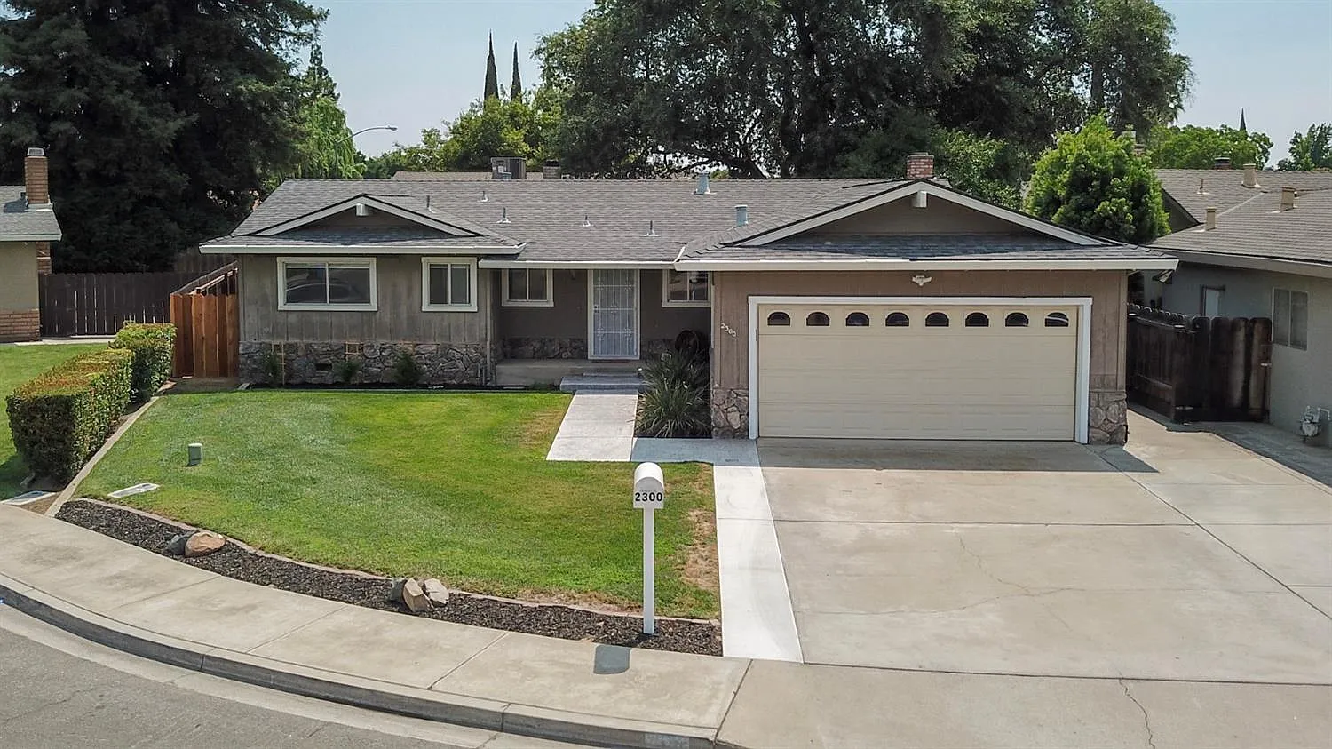 2300 Julie Ave photo 1
