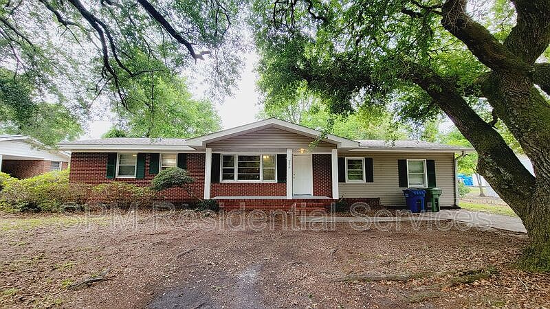 1st image of 236 Rose Ave