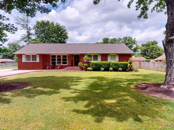 2036 Evergreen Pl, Dyersburg, TN 38024