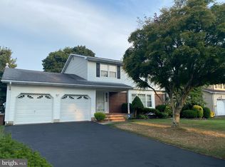 6 Moro Dr, Hamilton, NJ 08619