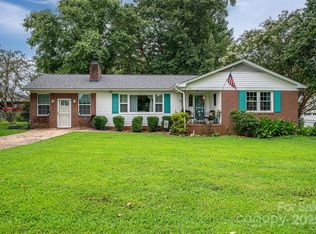 515 Lakewood Dr, Gastonia, NC 28056
