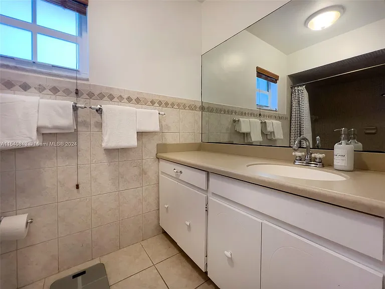 10130 SW 70th Ave — Photo 47