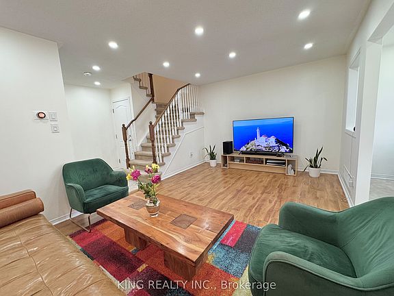 4th image of 277 Morningmist St