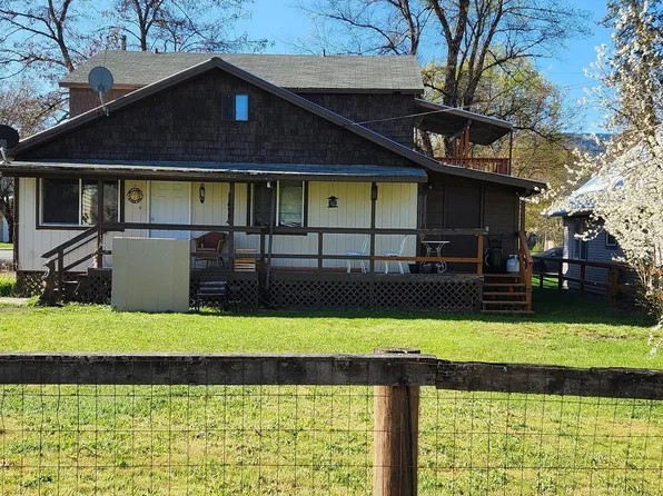 180 3rd St, Priest River, ID 83856