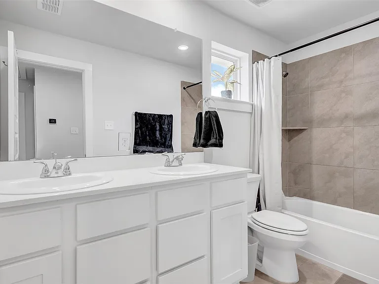 7218 Clearwater Cove Dr — Photo 15