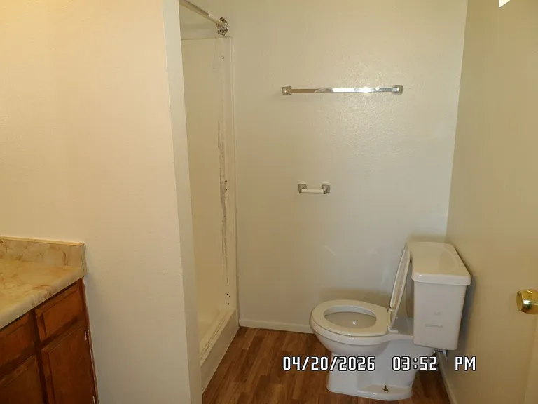 16552 Vine St — Photo 32