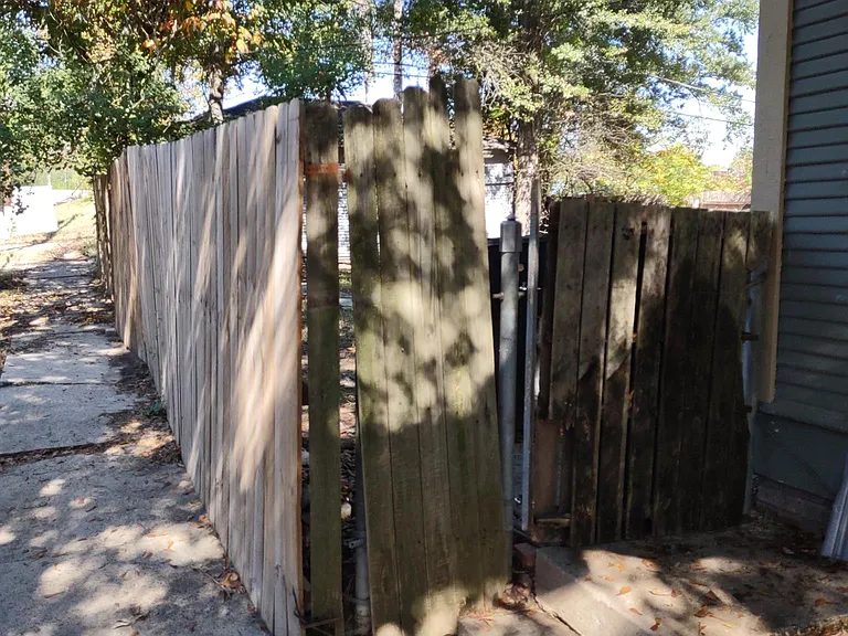 660 Merrick St — Photo 24