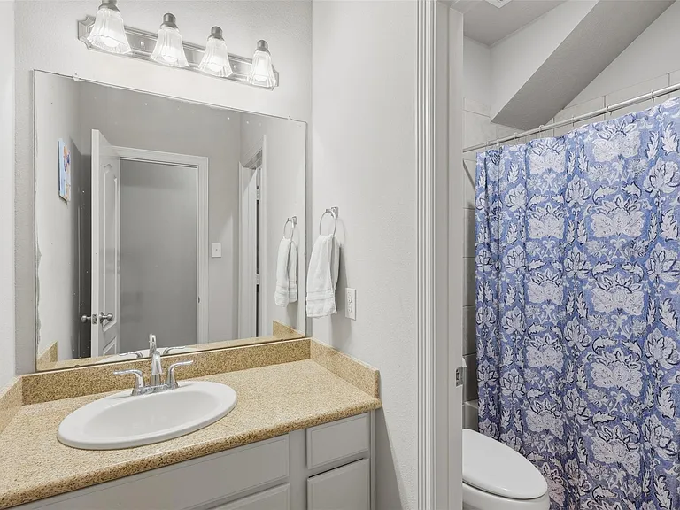 18800 N Bee Cave Springs Cir — Photo 32