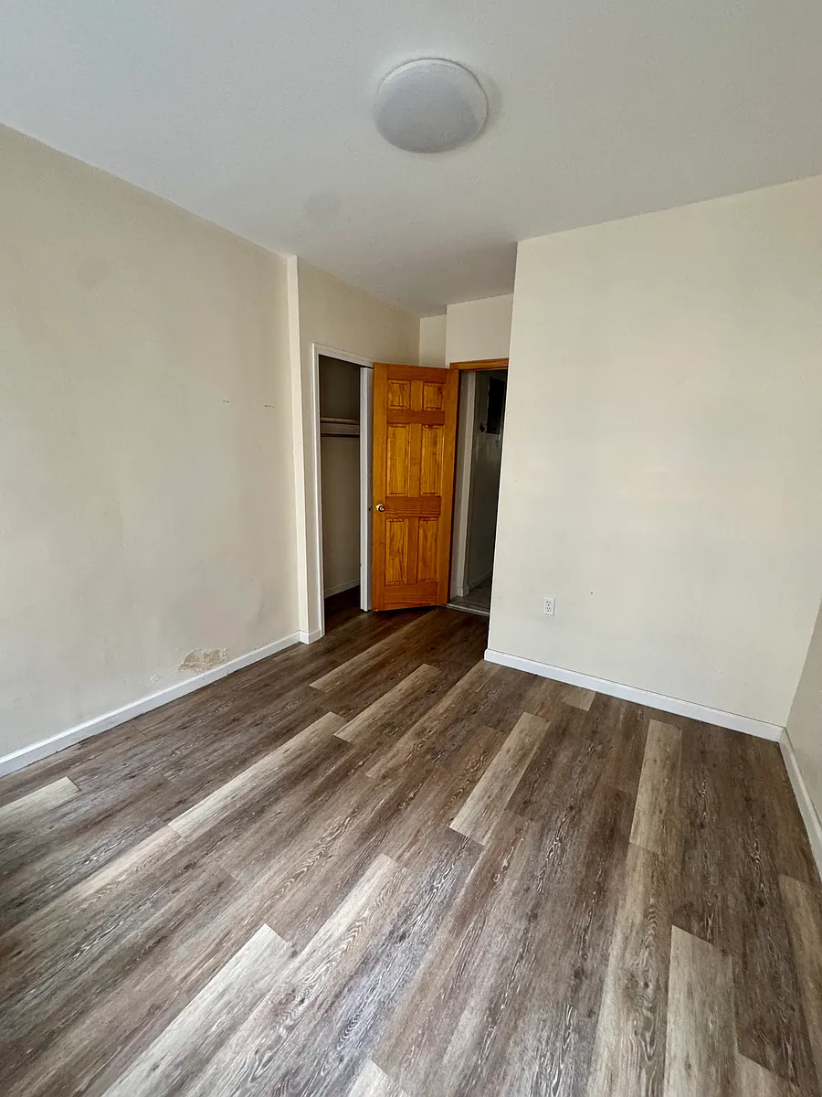 Building Photo - 52 Allen St #7