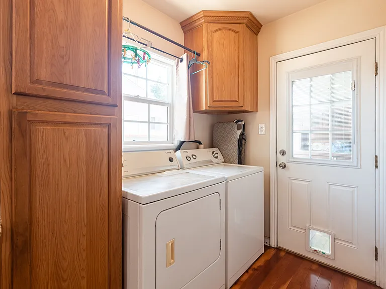 15724 Carfax Ave — Photo 29