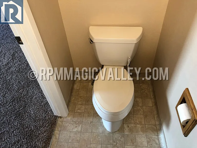 747 Meadows Dr #2 — Photo 17