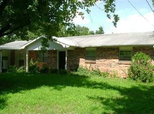5094 Central Dr, Springdale, AR 72762