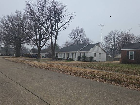 5th image of 1713 Country Club Rd