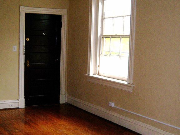2nd image of 518 N Belmont Ave APT 4