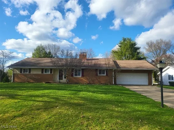 1401 Overlook Dr, Alliance, OH 44601